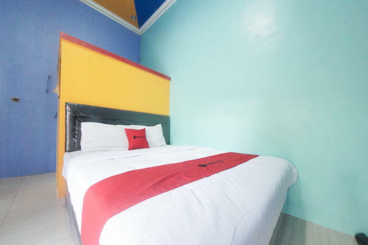 Reddoorz Syariah Near Mall Roxy Banyuwangi 2 Exterior foto